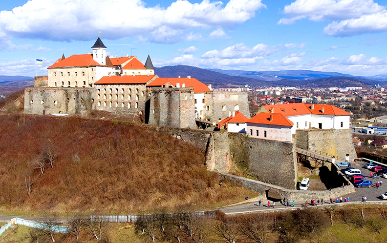 Мукачівський замок фото